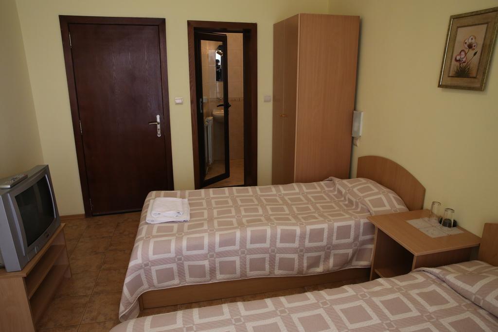 Family Hotel Papi Razlog Chambre photo