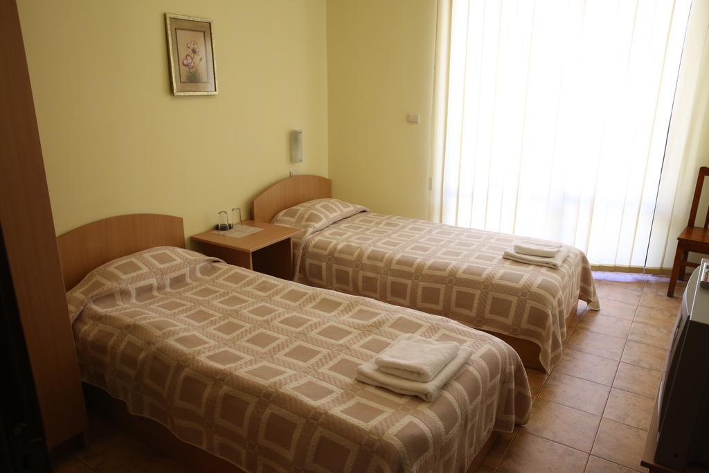 Family Hotel Papi Razlog Chambre photo